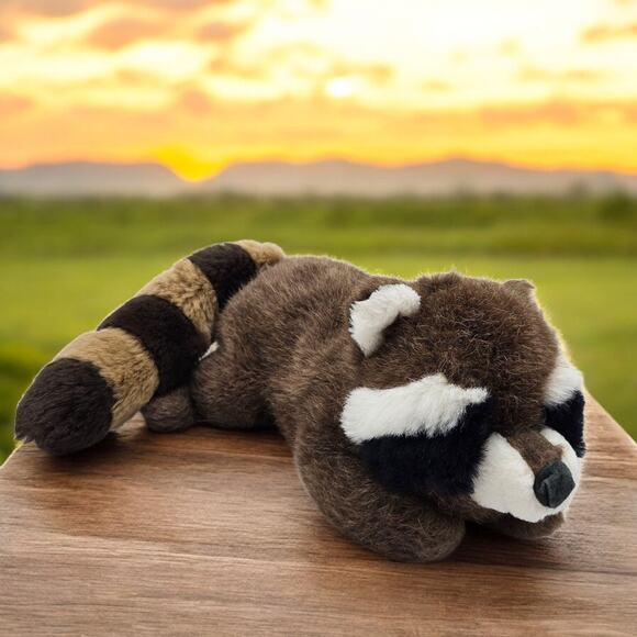 Westcliff Collection Wildlife 20" Raccoon Realistic Plush Vintage Stuffed Toy - Picture 3 of 15